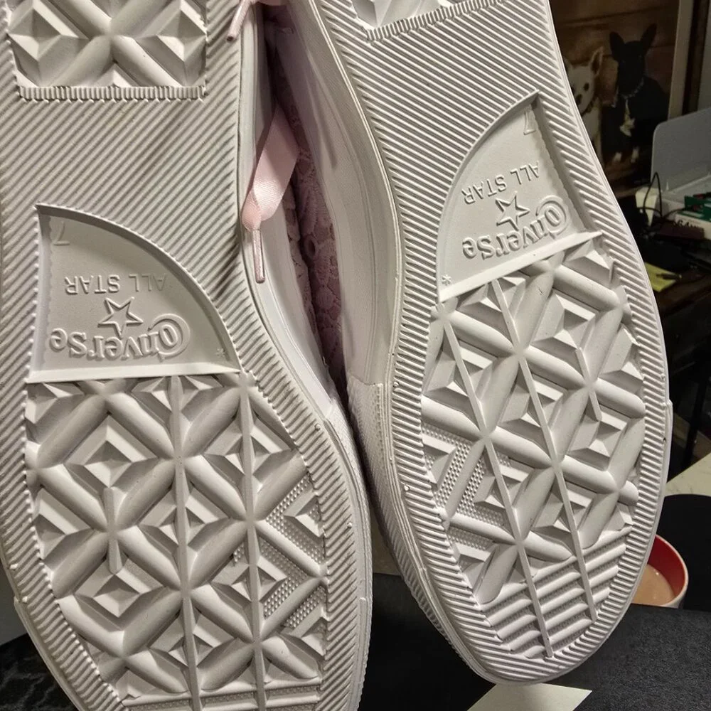 Converse - Women's Chuck Taylor All Star Lace Low Top Shoes (A15006C) Pink SZ 10 - Picture 8 of 12
